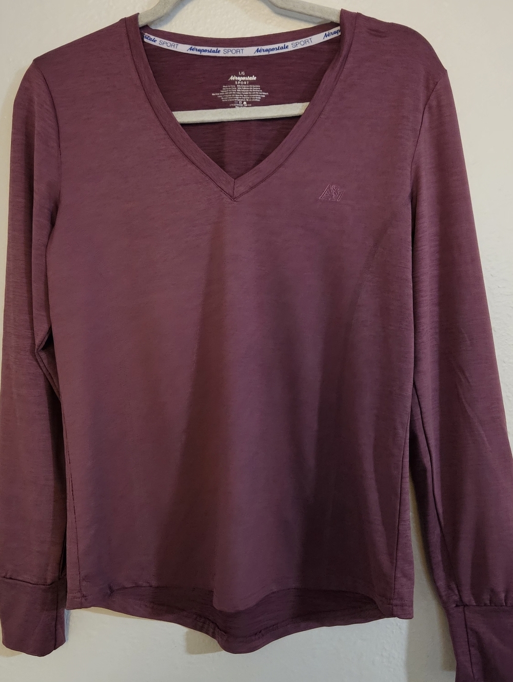 Aéropostale SPORT Long Sleeve V-Neck Tech Tee - Heather Burgundy (L)